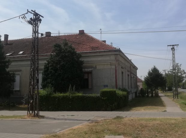 ČETVOROSOBAN STAN SA GARAŽOM