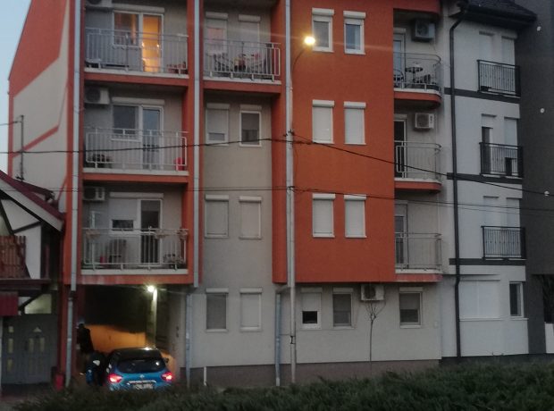 DVOSOBAN STAN-DEKANAC