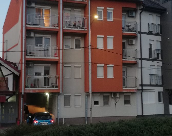 DVOSOBAN STAN-DEKANAC