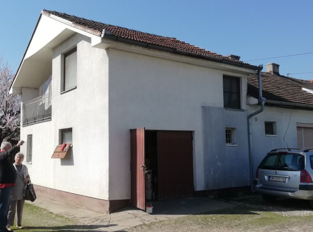 KUĆA (STAN)-SREMSKA MITROVICA