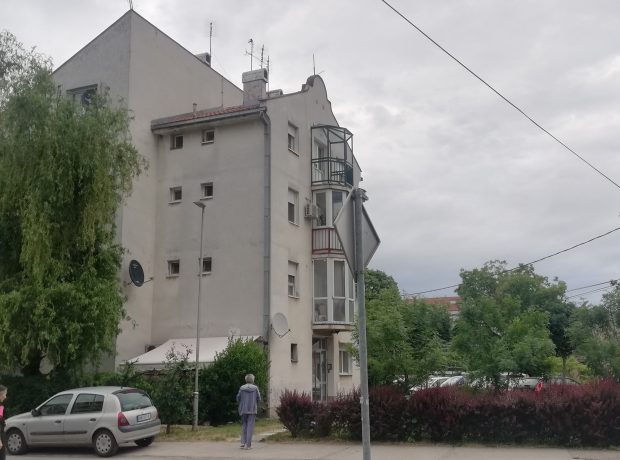 DVOSOBAN STAN-SREMSKA MITROVICA