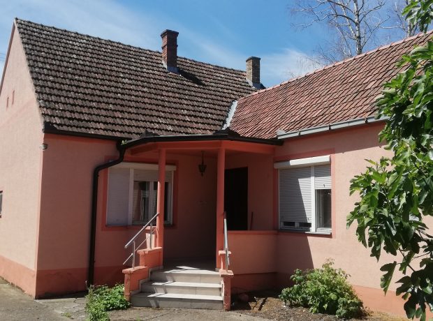 POSLOVNO STAMBENI PROSTOR-KUZMIN-CENTAR