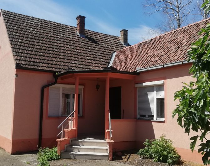 POSLOVNO STAMBENI PROSTOR-KUZMIN-CENTAR