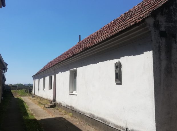 KUĆA SA PLACEM U INDUSTRIJSKOJ ZONI