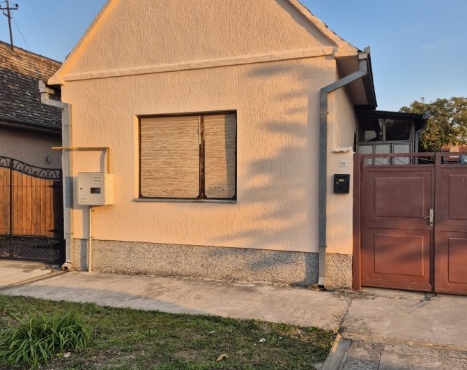 KUĆA-LAĆARAK