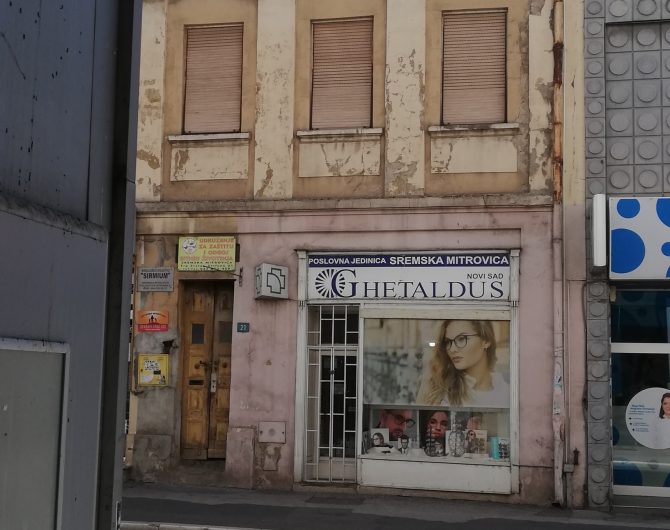 POSLOVNI PROSTOR+ČETVOROSOBAN STA-CENTAR