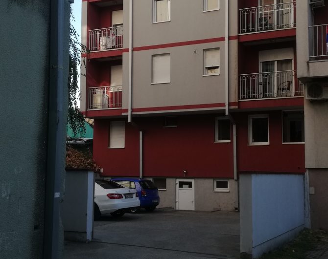 TROSOBAN STAN-SREMSKA MITROVICA